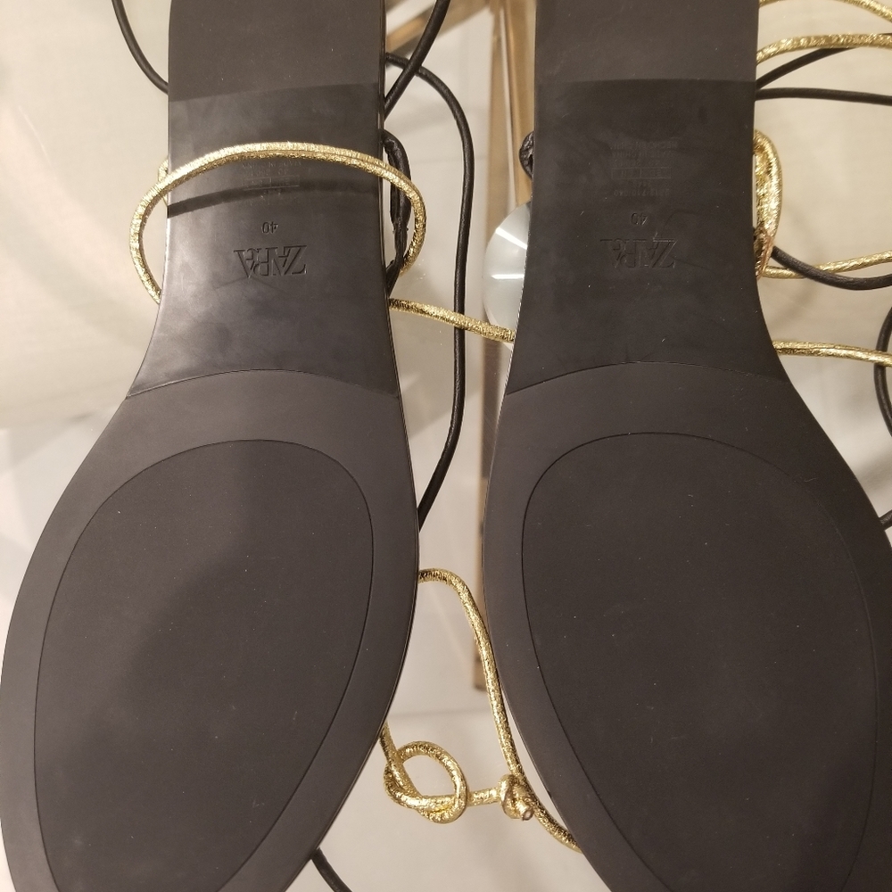 Sandals - Picture 2 of 9